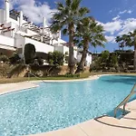 Stylish In Aloha Royal Apartament