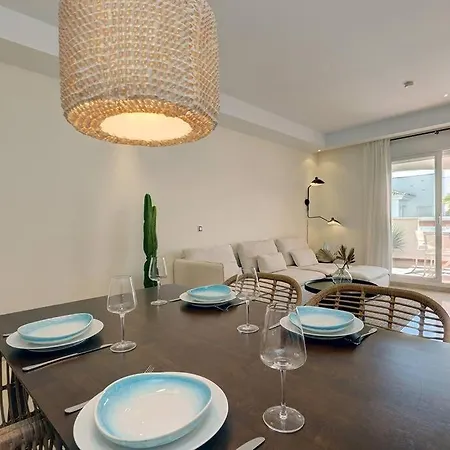 Stylish In Aloha Royal 马尔韦利亚