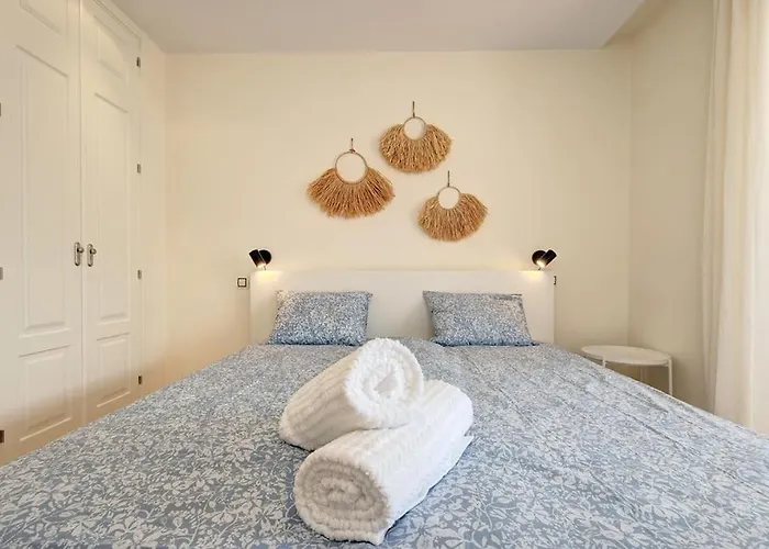 Апартаменты Stylish In Aloha Royal
