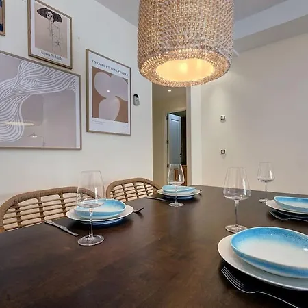 Stylish In Aloha Royal